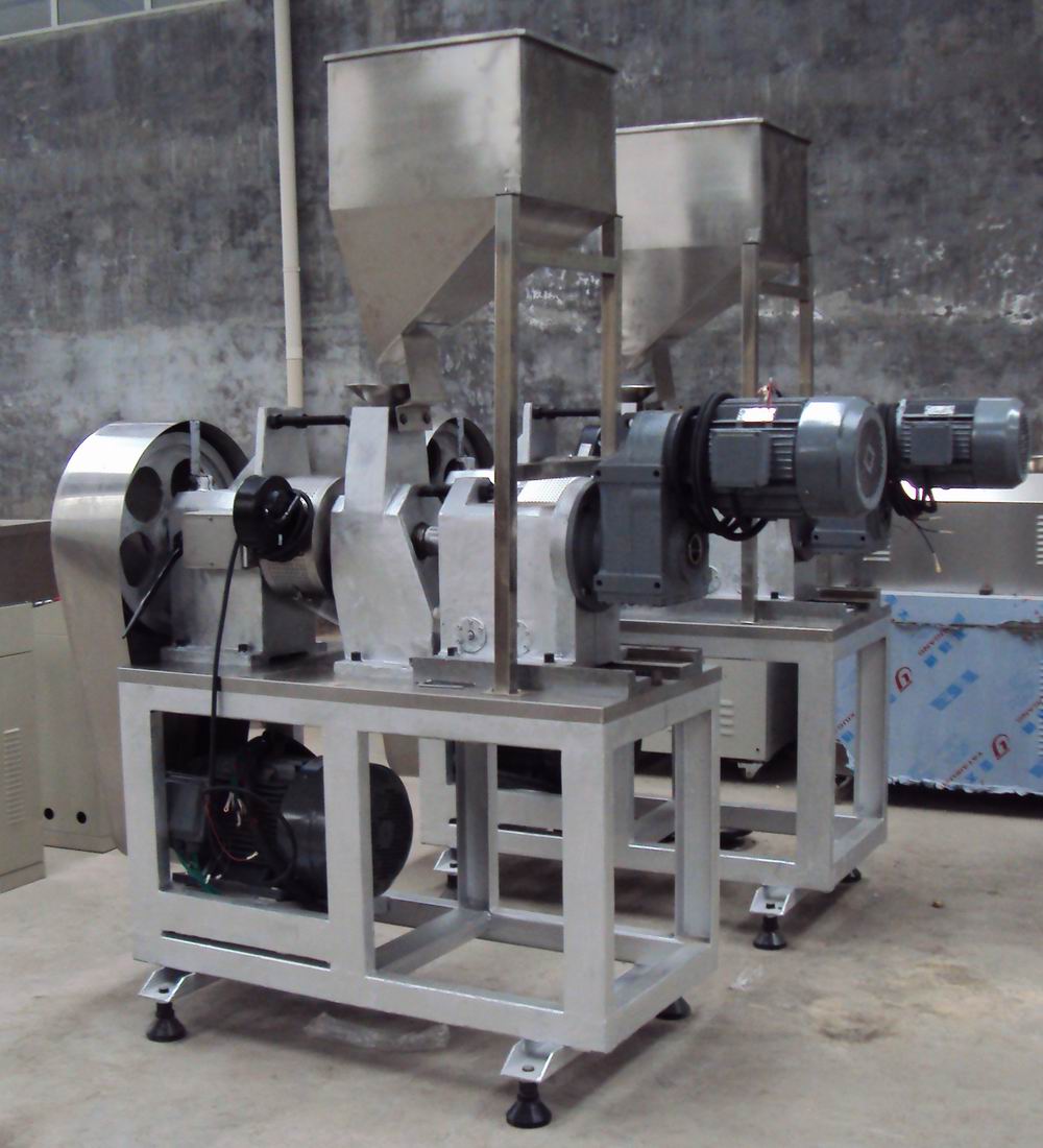 Manufacturers Exporters and Wholesale Suppliers of Kukure Extruder machine Noida Uttar Pradesh